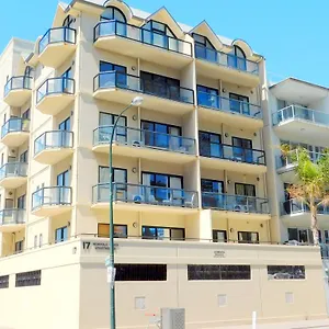 Glenelg Beachside Aparthotel