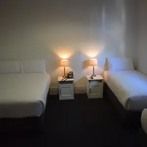 Ambassadors Inn